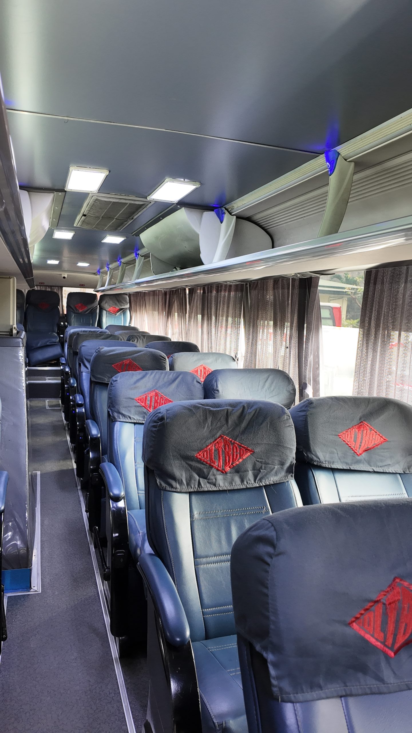 Lazyboy coach — exterior fleet photo
